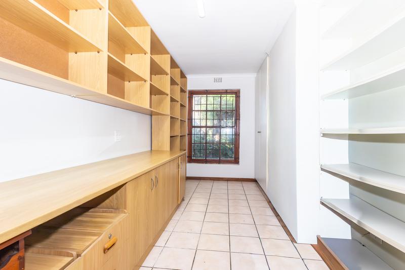 To Let 4 Bedroom Property for Rent in Bergvliet Western Cape